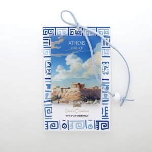 Πλεξιγκλάς μαγνητάκι με τον Παρθενώνα στην Ακρόπολη της Αθήνας, σε χάρτινη συσκευασία με ελληνικά μοτίβα.